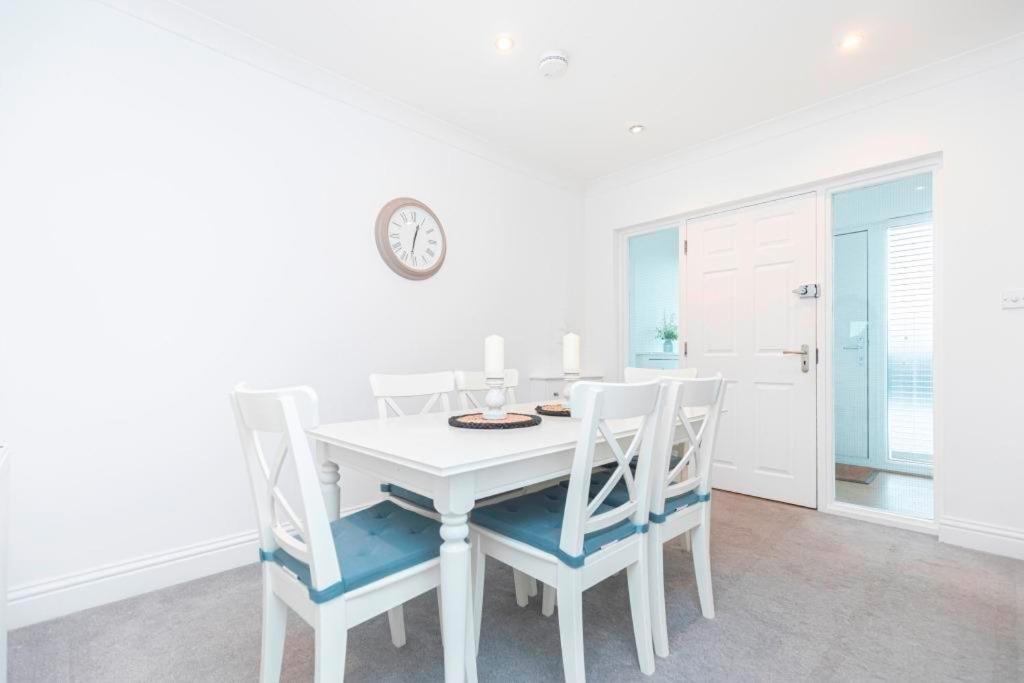 Bournecoast - Clifftop Apartment With Garden -Fm827 Bournemouth Exteriör bild