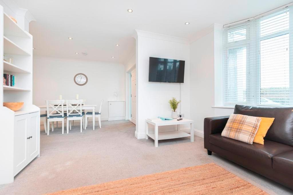 Bournecoast - Clifftop Apartment With Garden -Fm827 Bournemouth Exteriör bild